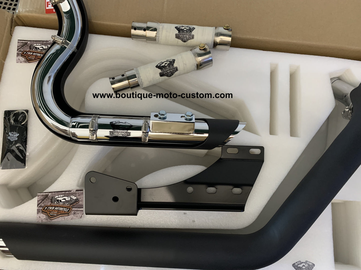 PROMO Ligne Échappement Shortshots staggered noir + Quiet Baffle Harley Davidson Sportster XL 2004 à 2013